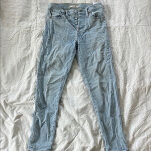 Levi's Women's Light Blue Skinny Jeans